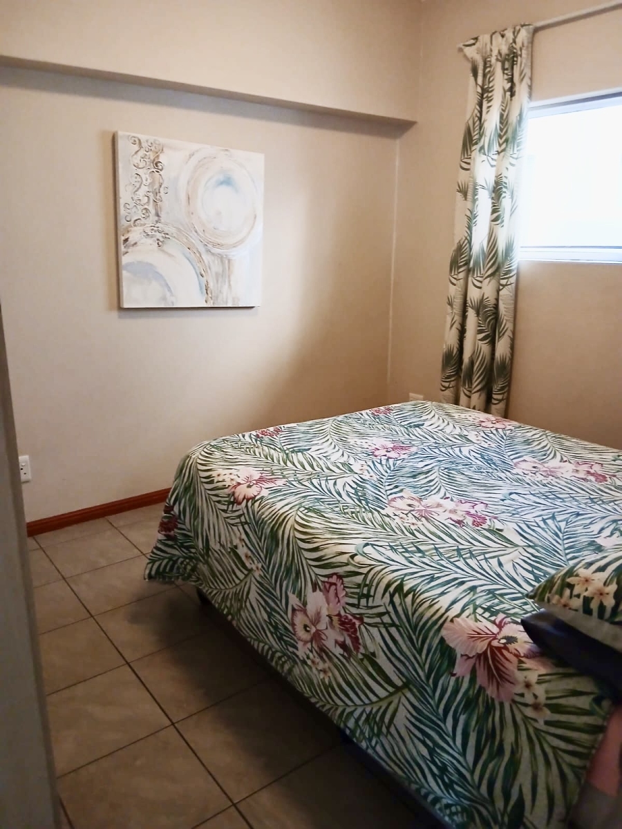 2 Bedroom Property for Sale in Sandbaai Western Cape